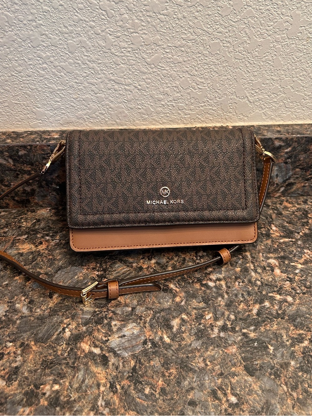Michael Kors | Jet Set | Charm | Small Phone | Crossbody